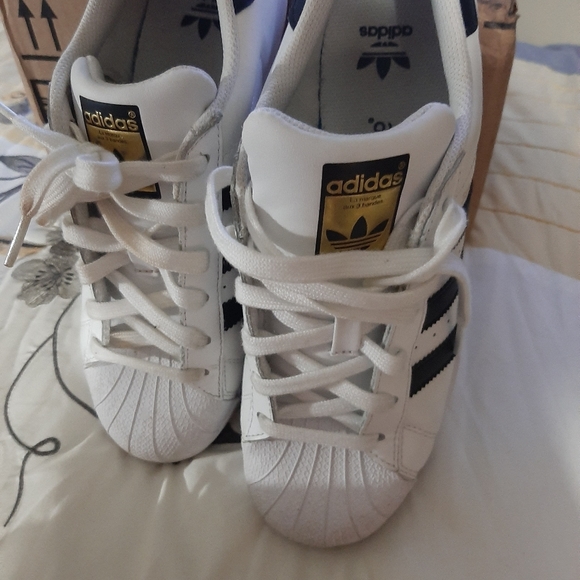 Adidas - Picture 4 of 5